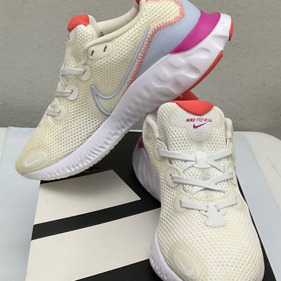 Size - US 8 / EUR 39 - Nike Renew Run White Ember Glow W. - Picture 2 of 9